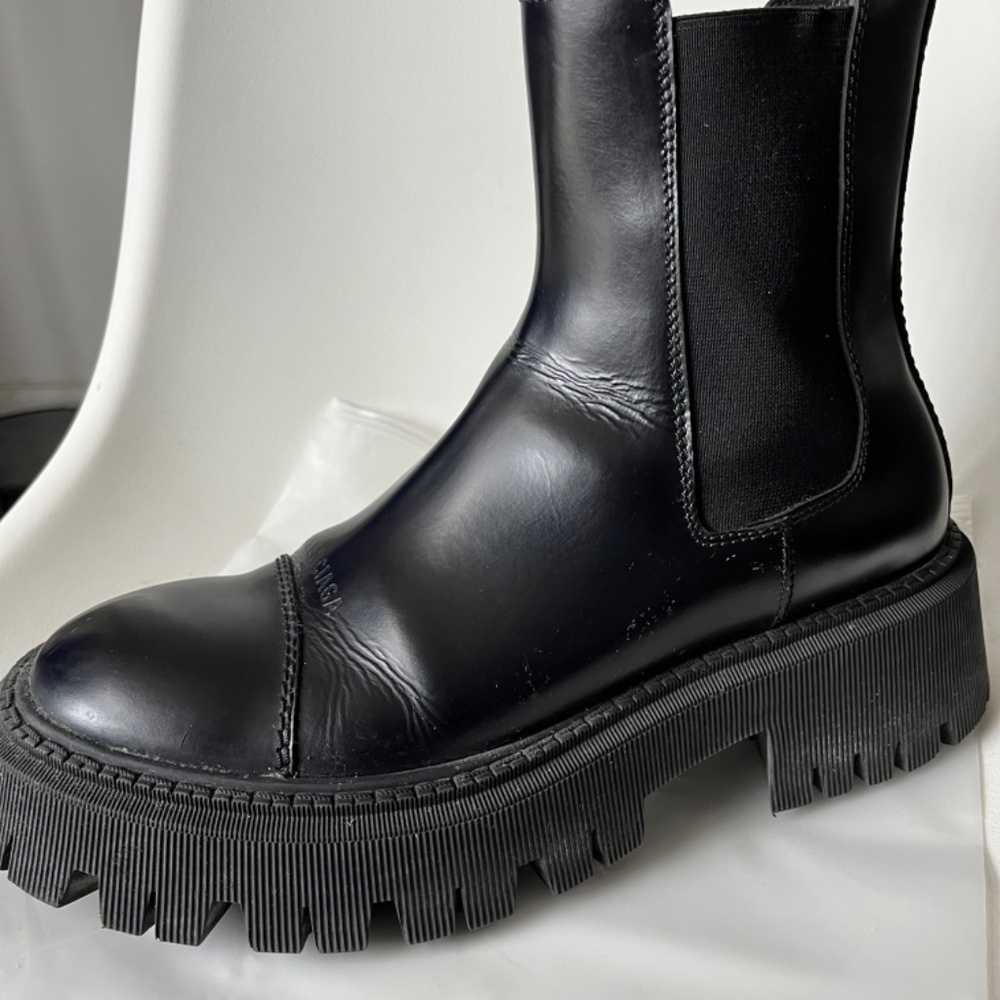 Balenciaga Tractor Boots - Picture 4 of 11